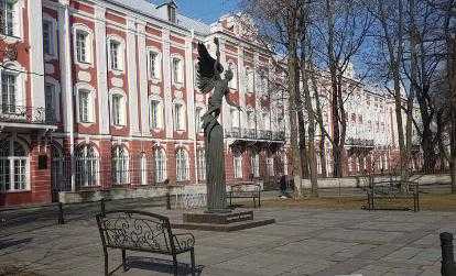 圣彼得堡国立艺术设计大学（圣彼得堡国立艺术设计大学留学最少要几年）